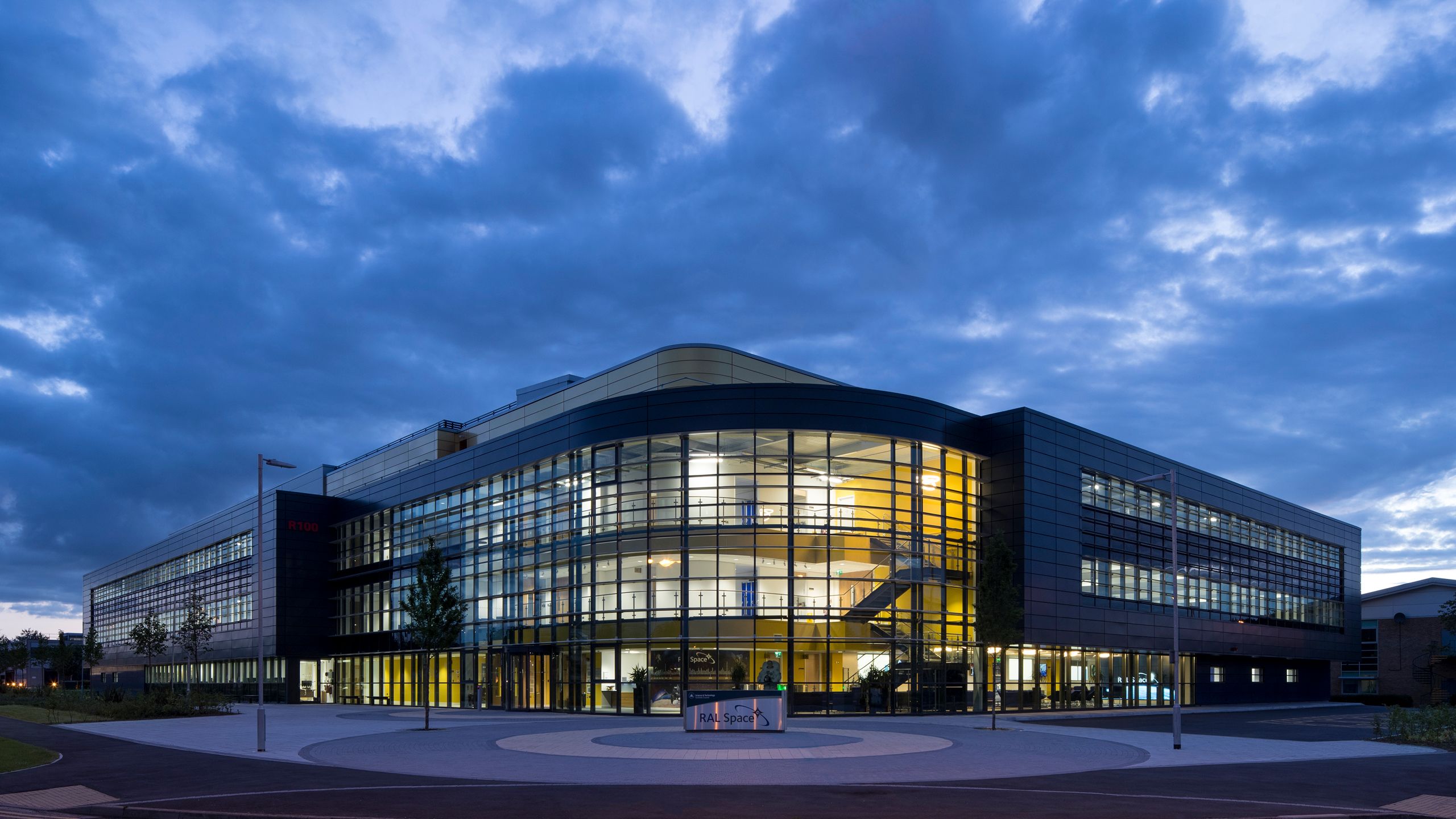 Image of RAL Space R100 building