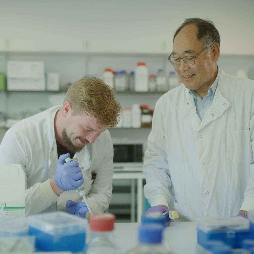 Colorifix founders Dr Jim Ajioka and Dr Orr Yarkoni in a laboratory holding pipettes